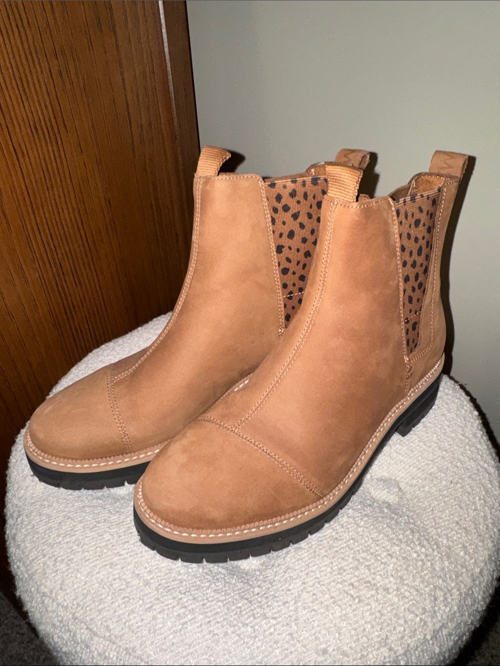TOMS Women’s Chelsea Boots